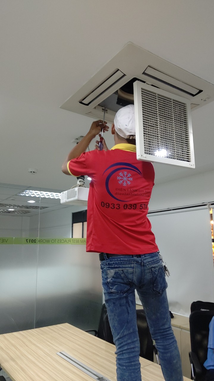 Bảo trì bảo dưỡng máy lạnh tại Amway Việt Nam 7